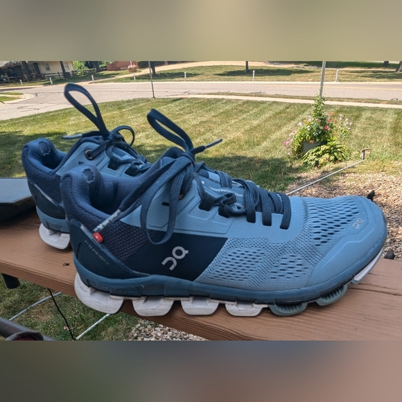 On Running Shoes - OnCloud Running Shoes, Cloudance Blue,  Women's size 7. ON Cloud women's shoes .